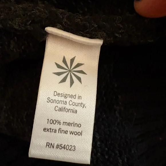 Athleta Sweater - Picture 4 of 4